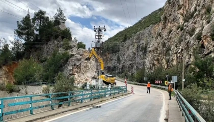 Kozan baraj köprüsünde tehlike sona eriyor