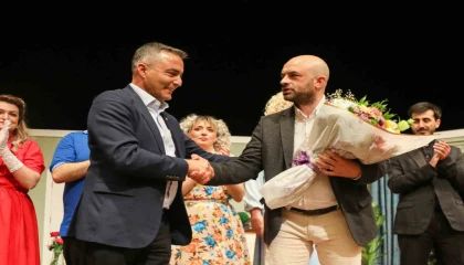 MAKETten Kahkaha dolu prömiyer