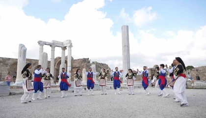 Mersin ekibi Manavgatta festivale katıldı