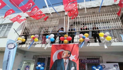 Mersin polisinden 9 yaşındaki Bahriye sürpriz doğum günü kutlaması