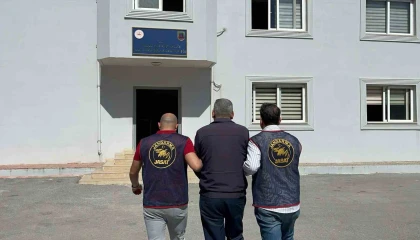 Mersinde 28 yıl 9 ay ceza alan sahte kamu görevlisi yakalandı