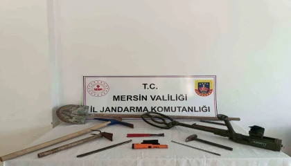 Mersinde kaçak kazı yapan şüpheli suçüstü yakalandı