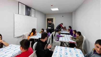 Mersinde Kurs Merkezi öğrencilerinin yemekleri belediyeden