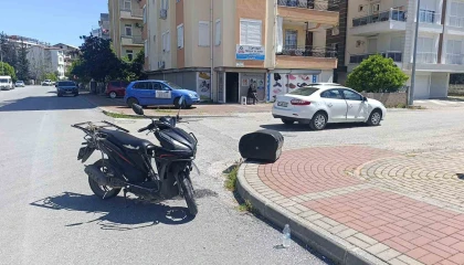 Motosiklet ile otomobil çarpıştı: 1 yaralı