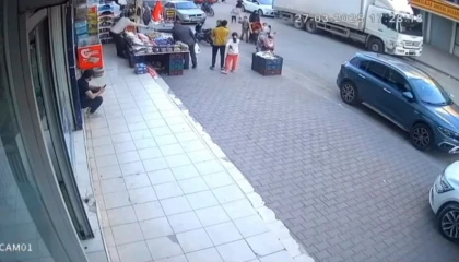 Motosikletlerin karıştığı kazalar saniye saniye kameralara yansıdı