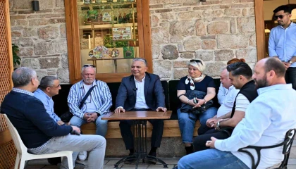 Muratpaşa Belediye Başkanı Ümit Uysal, Kaleiçi esnafıyla bir araya geldi