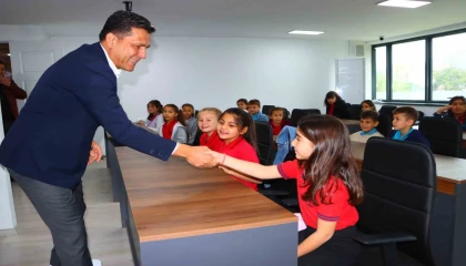 Öğrenciler meclis üyesi oldu, yüzme kursu ücretsiz oldu