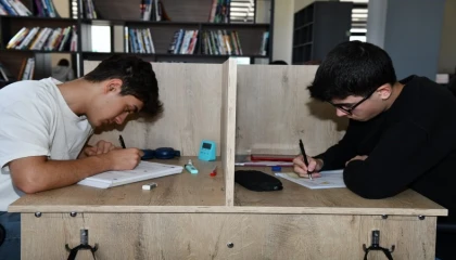 Osmaniyede öğrencilerin gözde mekanı Genç Kitap Kafe oldu