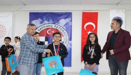 Osmaniyede Polis Haftası Satranç Turnuvası düzenlendi