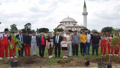 Otizmli gençler ve lise öğrencileri el ele fidan dikti