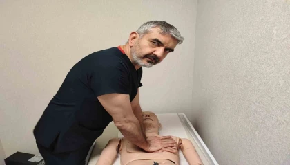 Prof. Dr. Akpınar: Kalp krizinde kalp masajı çok önemli