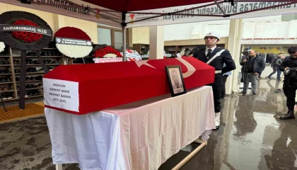 Rahatsızlanarak vefat eden emniyet amiri, son yolculuğuna uğurlandı