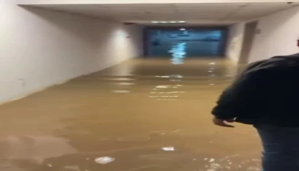 Sağanak yağış CHPli belediyeyi de vurdu: Bodrum katını su bastı