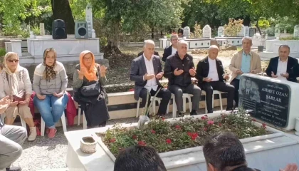 Şehit Üsteğmen Ozan Şarlak mezarı başında dualarla anıldı