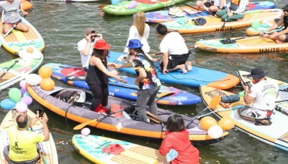 Seyhan Nehrindeki Su Kortejinde evlilik teklifi