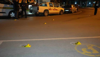 Sokak ortasında havaya rastgele ateş açıp kaçtılar