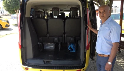 Takside unutulan 18 bin 300 euroyu sahibine teslim etti