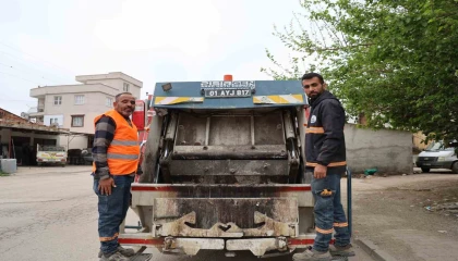 Temizlik ekibi kaplumbağaların hayatını kurtardı