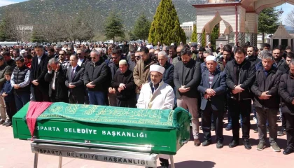 Trafik kazasında hayatını kaybeden doktora gözü yaşlı veda