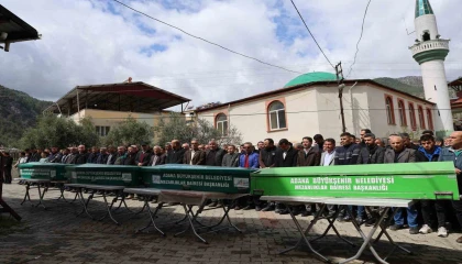 Trafik kazasında hayatını kaybeden Güleç ailesi, son yolculuğuna uğurlandı