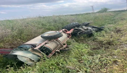 Traktör altında kalan sürücü hayatını kaybetti
