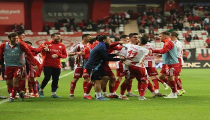 Trendyol Süper Lig: Antalyaspor: 1 - Samsunspor: 0 (İlk yarı)