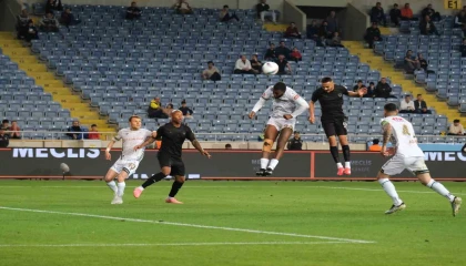 Trendyol Süper Lig: Atakaş Hatayspor: 2 - Konyaspor: 1 (İlk yarı)