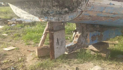 Tur teknesinin pervanesini spiral makinesiyle keserek çaldı