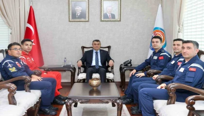Türk Yıldızları Ekibi Vali Toros ve Başkan Seçeri ziyaret etti