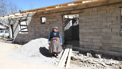 Yangında evini kaybeden Havva teyze yeni yuvasına kavuşuyor