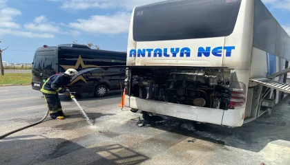 Yedek sürücünün dikkati otobüs yangınını önledi