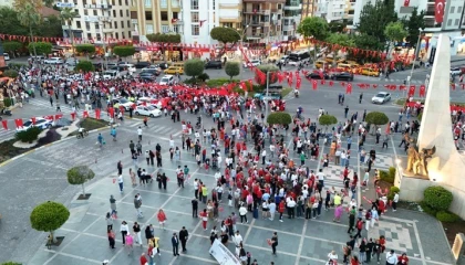 19 Mayıs Alanyada fener alayı ve Gökhan Özen konseriyle kutlandı