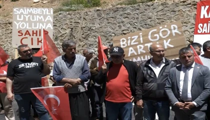 2 yıl önce 4 öğretmen ölmüştü: Adanada kaya düşen yolda eylem