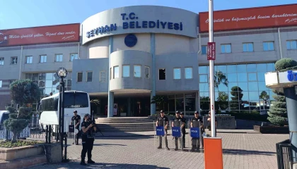 Adana Seyhan ve Ceyhan belediyelerine operasyon