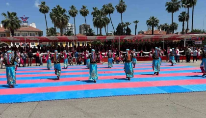 Adanada 19 Mayıs Atatürkü Anma, Gençlik ve Spor Bayramı coşkusu