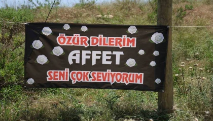 Adanada gizemli özür dilerim affet seni çok seviyorum ilanı