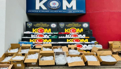 Adanada yasadışı kliniklere operasyon: Binlerce ilaç ve tıbbi cihaz ele geçirildi