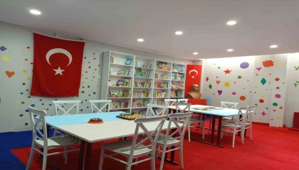 Akdenizli öğrenciler Hatayda kütüphane kurdu