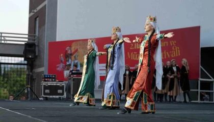 Alanyada 2ncisi düzenlenen Uluslararası Halk Dansları ve Müzik Festivaline yoğun ilgi