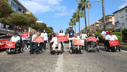 Alanyada engelsiz halk plajı hizmete açıldı