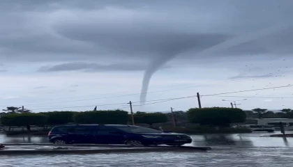 Alanyada hortum korkuttu