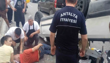 Alanyada kontrolden çıkan kamyonet önce otomobile çarptı, ardından takla attı: 1 yaralı