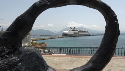 Alanyaya kruvaziyerle 187 turist geldi