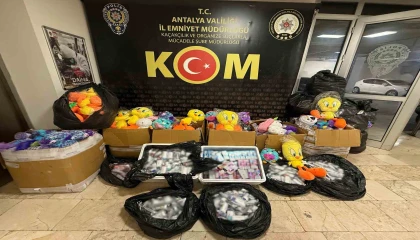 Antalyada 5 ilçede kaçak ürün operasyonu