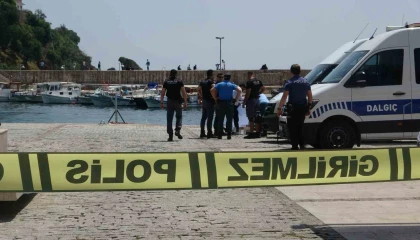 Antalyada denizde bir kişinin cansız bedeni bulundu