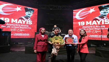 Antalyalılar 19 Mayısta tek yürek oldu