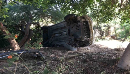 Bahçeye savrulan otomobilin sürücüsü yaralandı