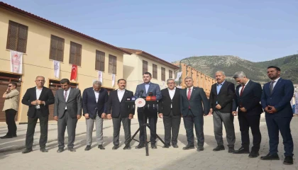 Bakan Kurum: Deprem bölgesinde 250 bininci konutun anahtarını Cumhurbaşkanımız ve Azerbeycan Cumhurbaşkanı Aliyevin teşrifleriyle teslim edeceğiz