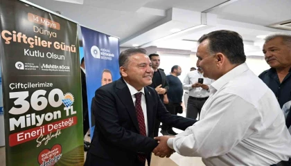 Başkan Böcek, Çiftçiler Gününde üreticilerle buluştu