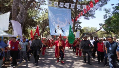 Binlerce kişi geldi: Geleneksel Türkmen Şöleni coşkulu geçti